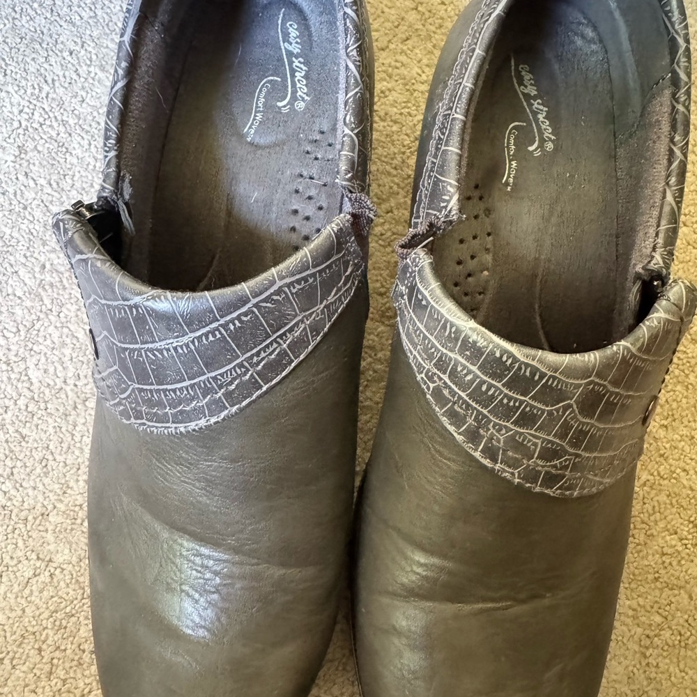 Easy Street Gray Ankle Booties